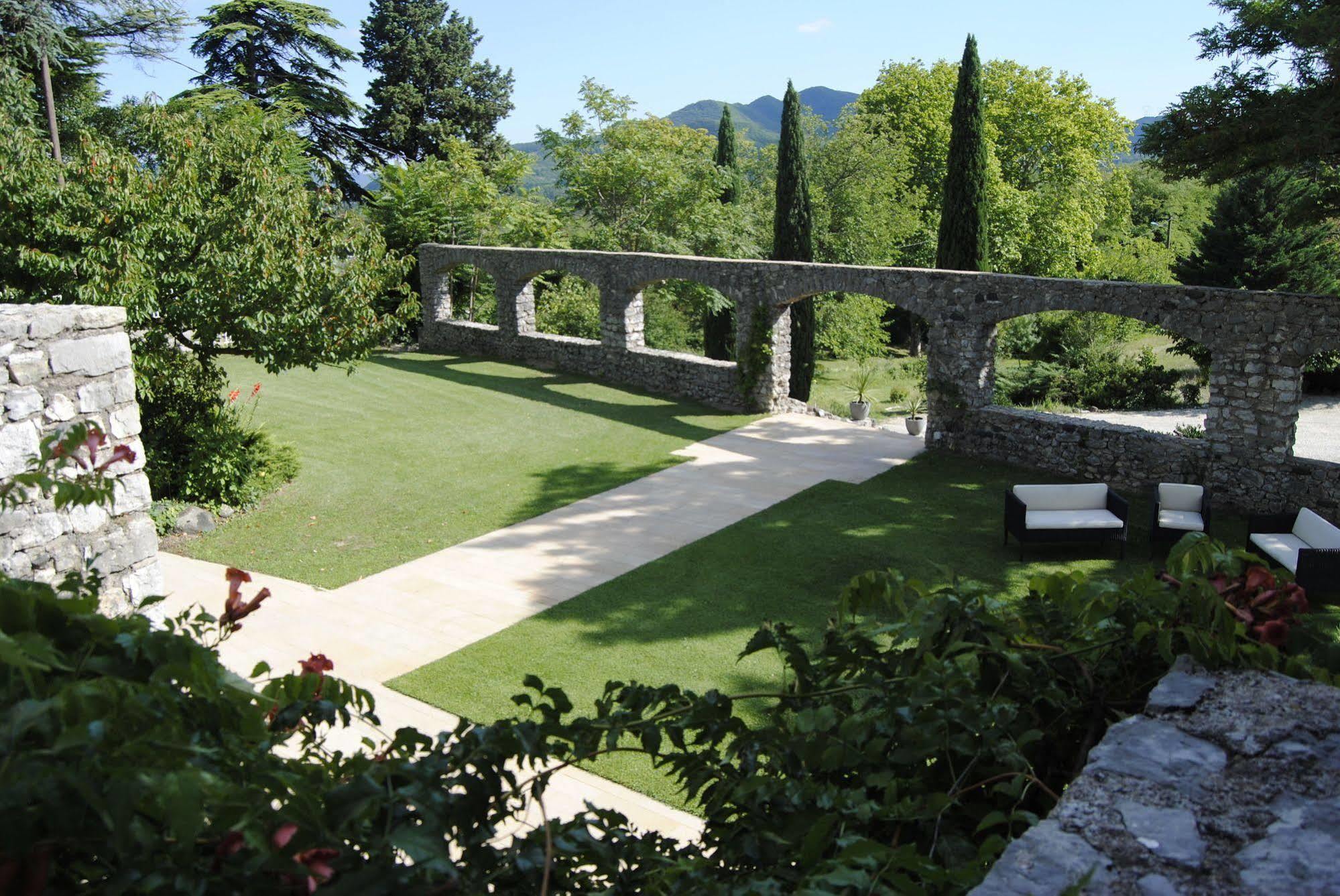 Hotel La Cardinale Le Pouzin Exterior foto